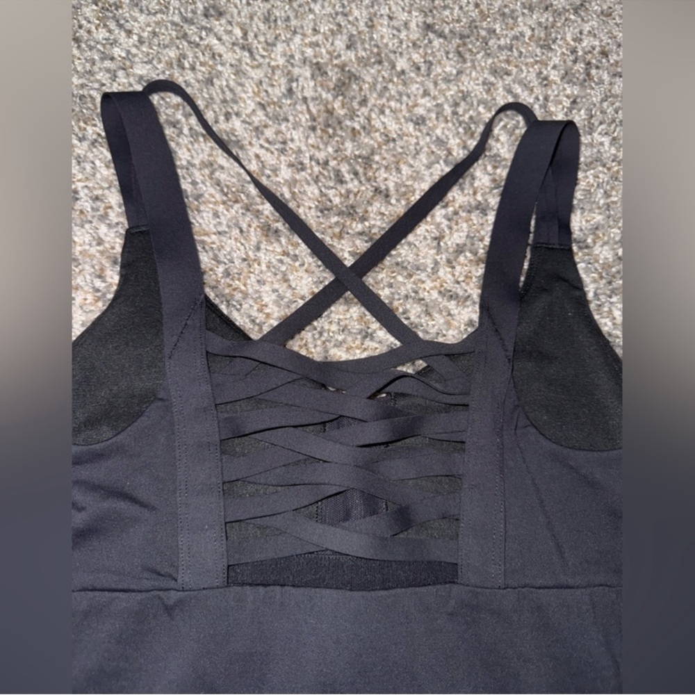 Lululemon hot top street tank SZ 4 - Picture 8 of 11